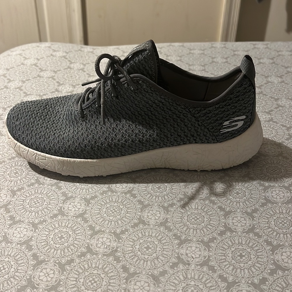 My favorite brand, so comfy Sketchers. - Picture 3 of 3